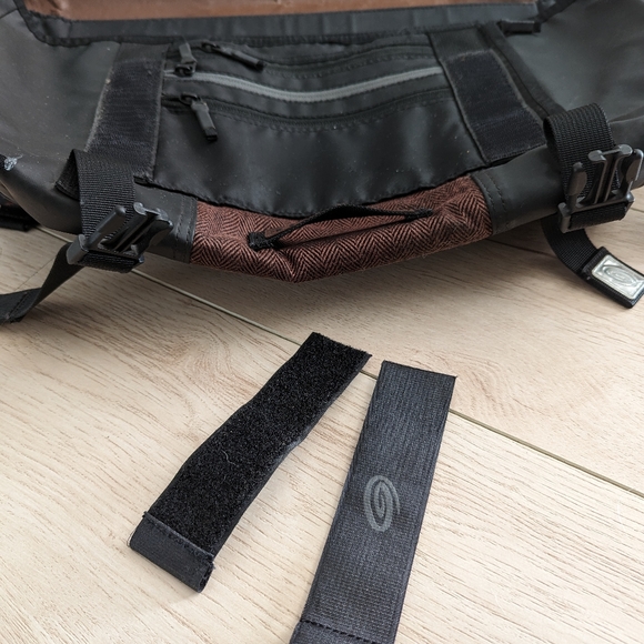 Timbuk2 Classic Messenger Bag, Size M - Picture 6 of 8